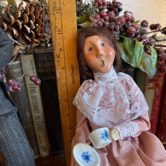 2000 Buyer's Choice Victorian Carolers - Picture 17 of 17